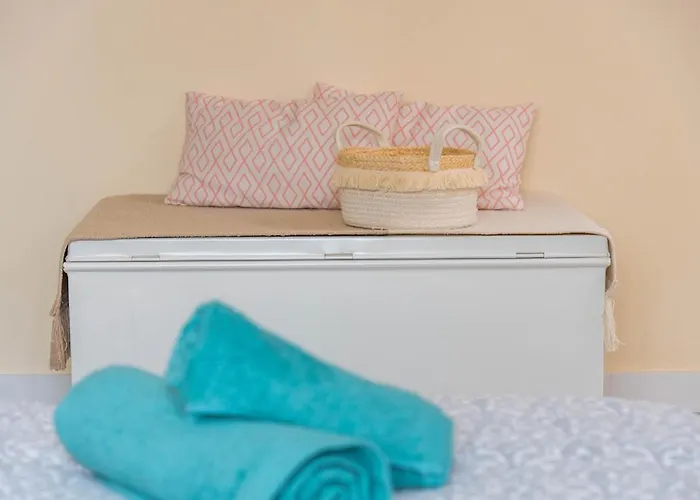 Julia Tenerife 아데제