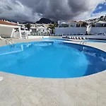 Julia Tenerife * 아데제