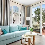 Julia Tenerife Апартаменти