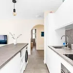 Julia Tenerife Апартаменти *