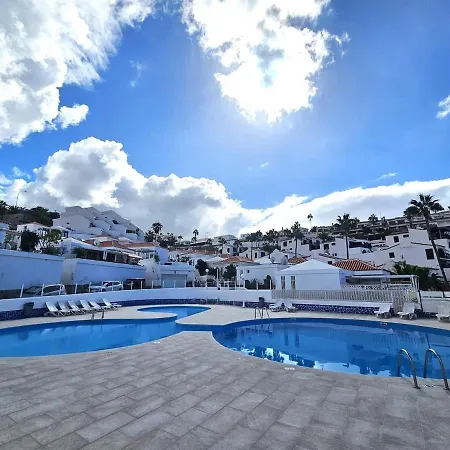 Julia Tenerife * Адехе